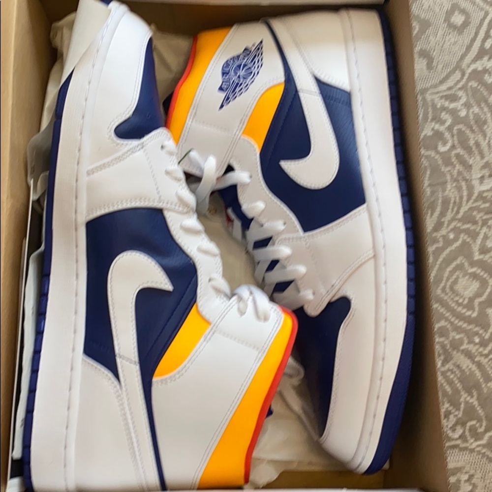 Air Jordan 1 mids